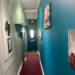 Studio Flat In Acton