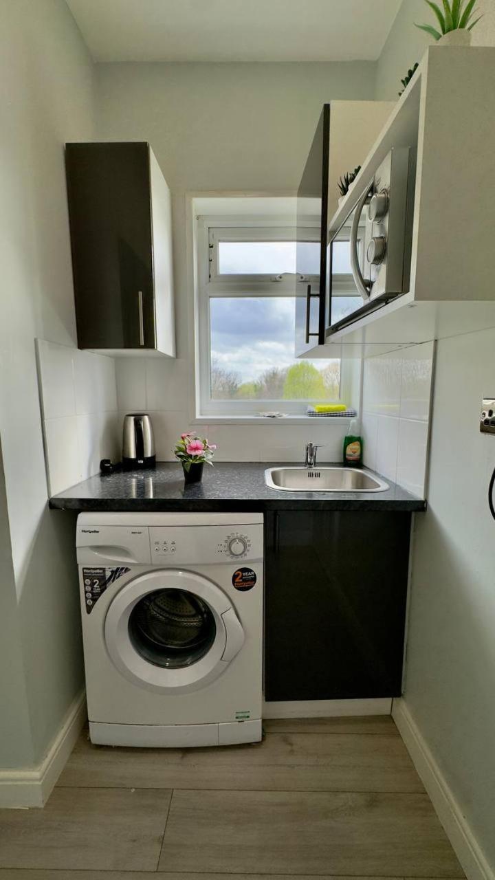Flat In Acton *