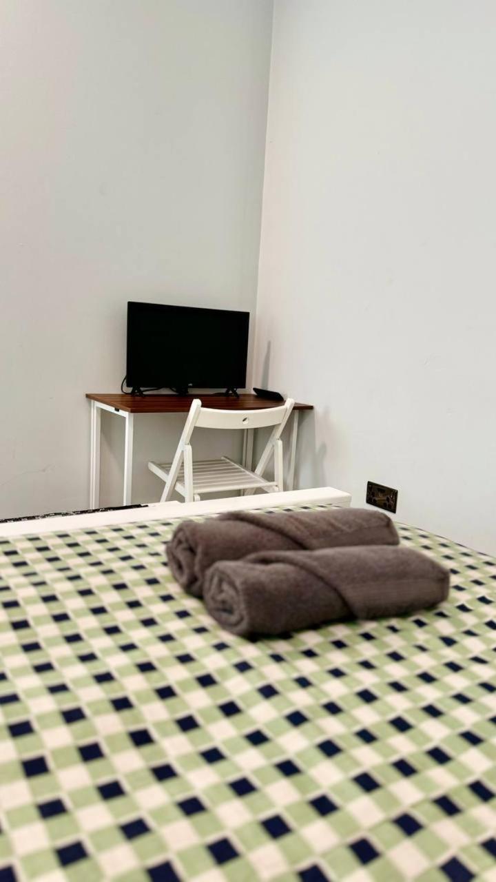 Flat In Acton Apartamento Londres