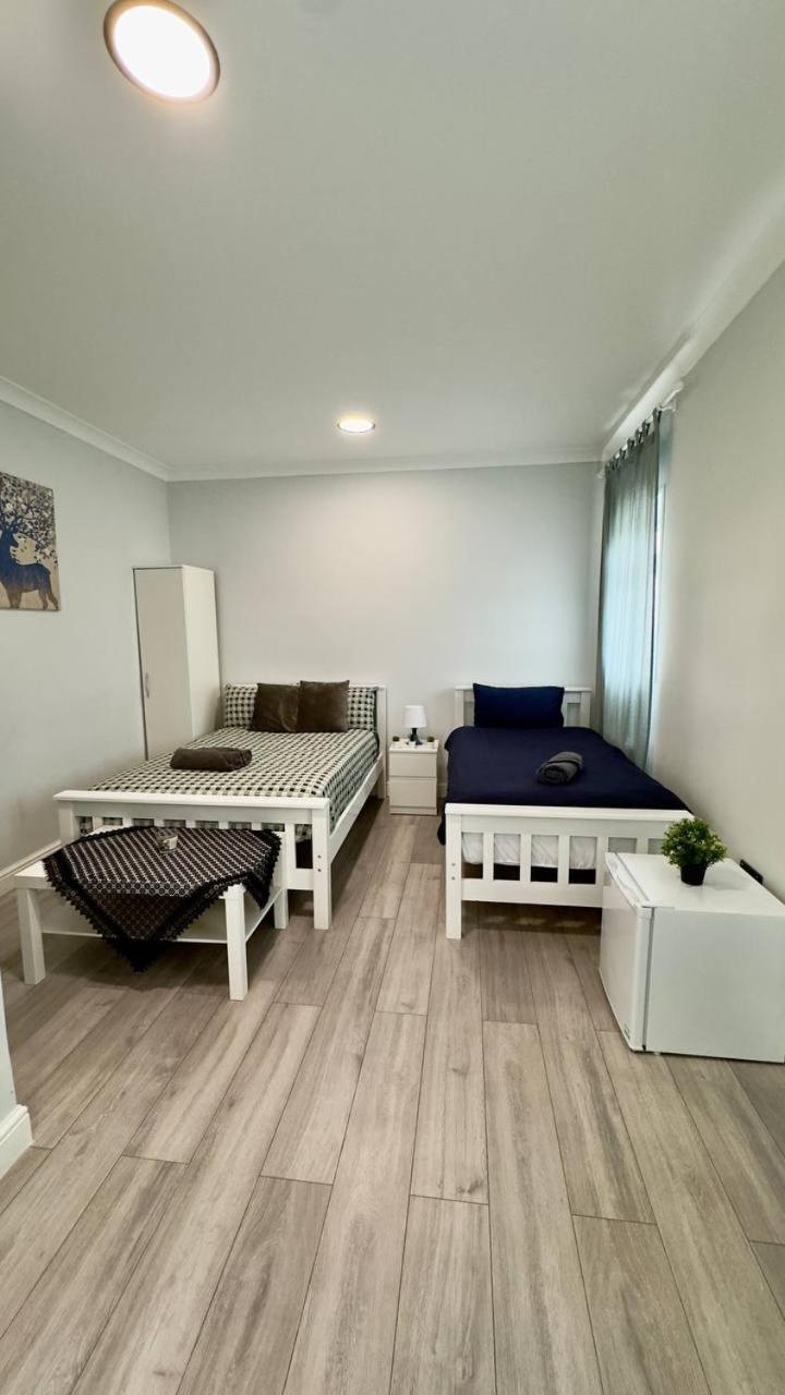 Flat In Acton